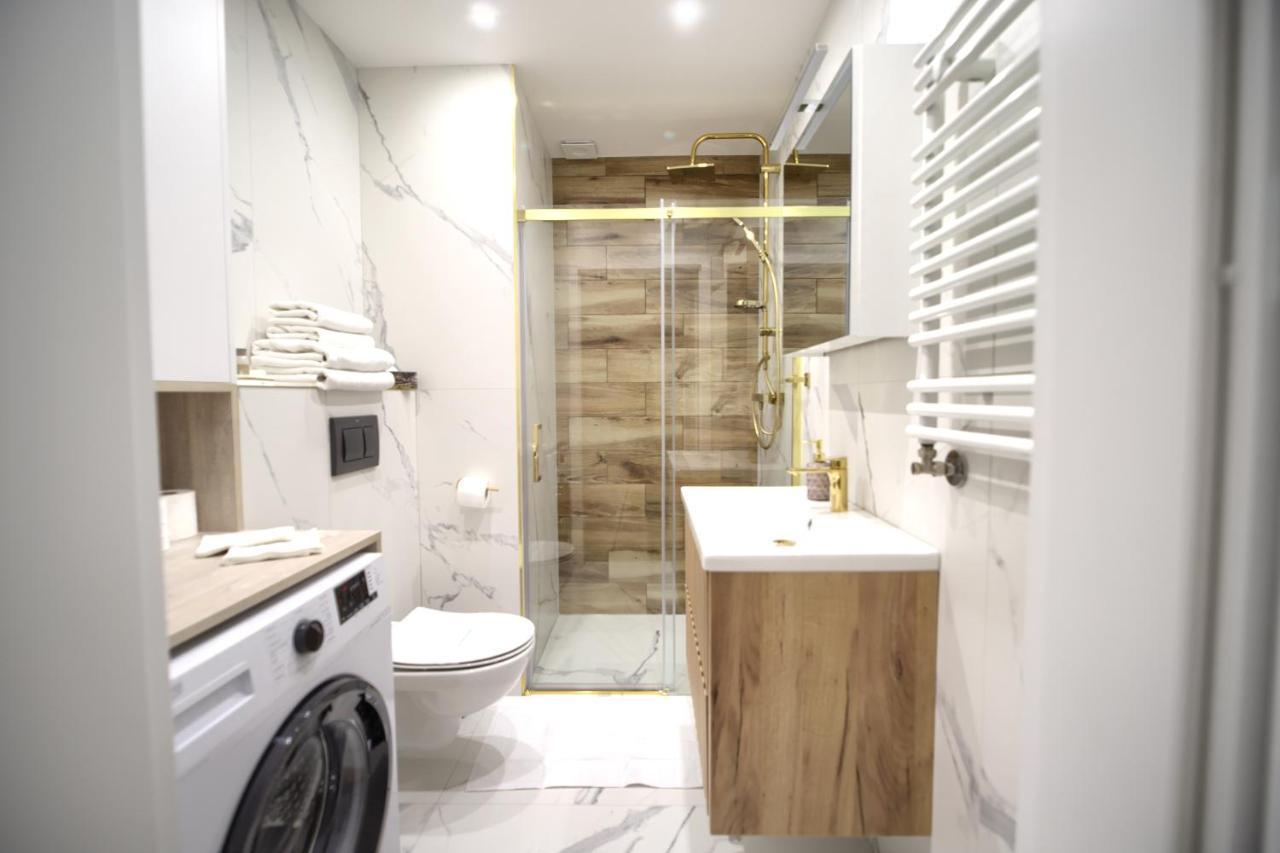 Apartment Exclusive Lotnicza , Parking Faktvat